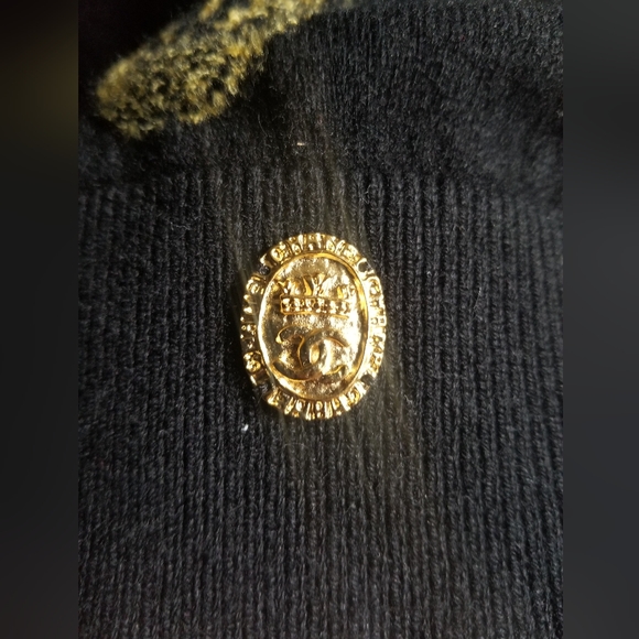 🆕️Chanel 2021 fall/winter CC mania Floral Swether - Picture 5 of 16